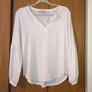 HP!🔥LOFT women’s blouse, silky front/soft back